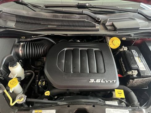 Used 2018 Dodge Grand Caravan SE image 29