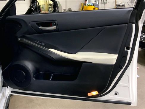 Used 2025 Lexus IS 350 F Sport w/ Navigation Package image 23