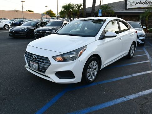 Used 2018 Hyundai Accent SE FWD image 3