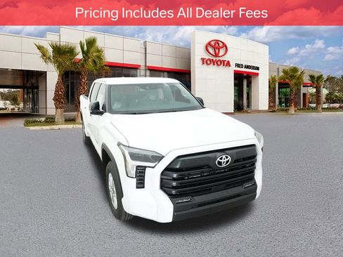 Used 2025 Toyota Tundra SR5 AWD/4WD image 15