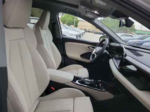 New 2025 Audi Q6 e-tron Premium Plus image 22