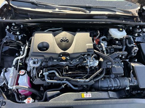 Used 2025 Toyota Camry LE FWD image 9