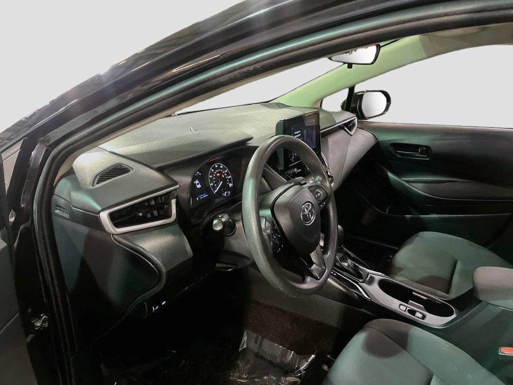 Used 2023 Toyota Corolla LE w/ Carpet Mat Package (TMS) FWD image 9