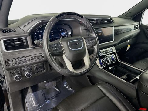 Certified 2024 GMC Yukon XL Denali w/ Advanced Technology Package AWD/4WD image 9