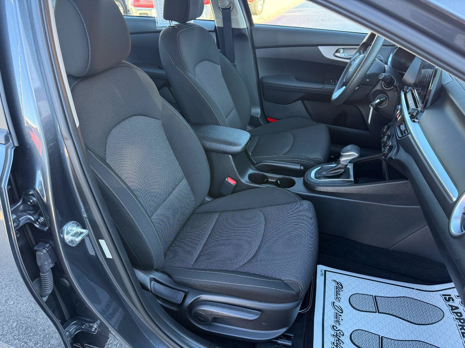 Used 2023 Kia Forte LXS FWD image 17
