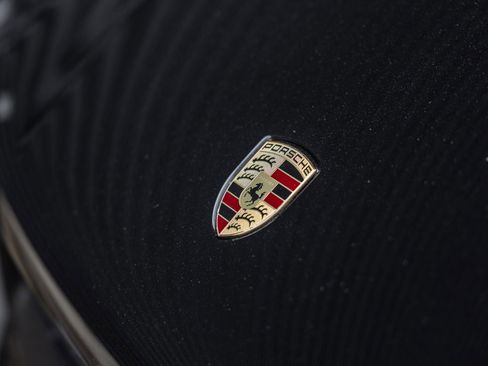 Certified 2023 Porsche Macan AWD/4WD image 29