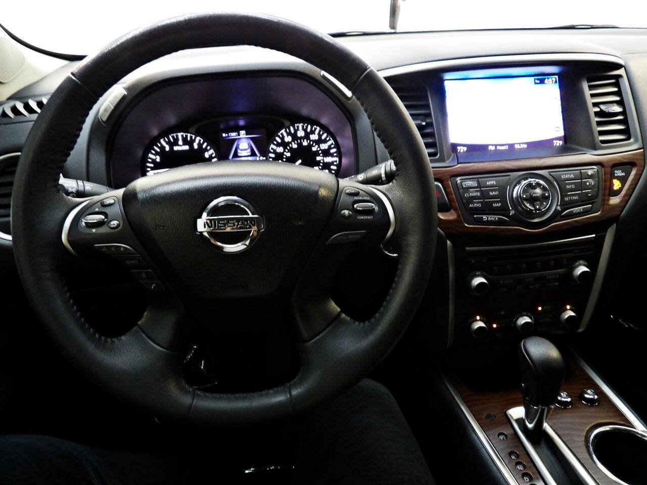 Used 2017 Nissan Pathfinder Platinum AWD/4WD image 20