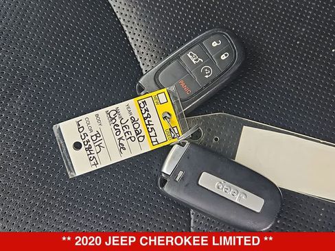 Used 2020 Jeep Cherokee Limited FWD image 34