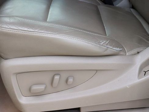 Used 2016 Chevrolet Suburban LT image 19