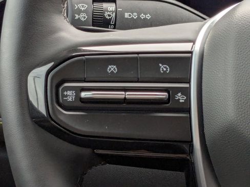 Certified 2024 Chevrolet Colorado ZR2 w/ ZR2 Convenience Package III AWD/4WD image 29