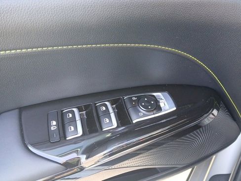 Used 2025 Kia K5 GT image 28