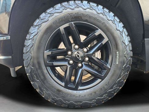Used 2019 Chevrolet Silverado 1500 RST AWD/4WD image 32