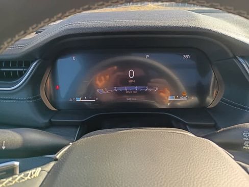 Used 2025 Jeep Grand Cherokee L Limited image 18