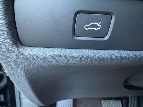 Used 2025 Volvo V60 B5 Cross Country Plus AWD/4WD image 28