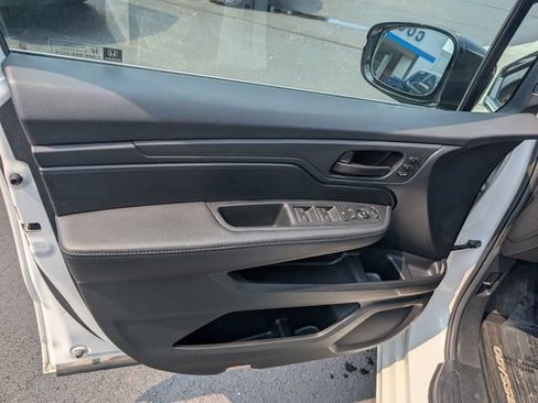 Used 2024 Honda Odyssey Sport image 12
