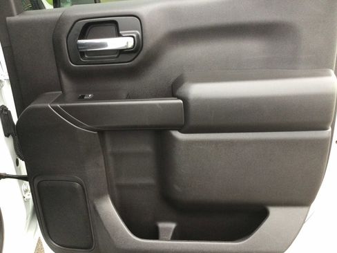 Used 2019 Chevrolet Silverado 1500 Custom w/ Custom Value Package AWD/4WD image 15