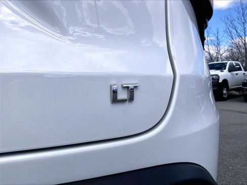 Used 2025 Chevrolet Trax LT w/ LT Convenience Package FWD image 26