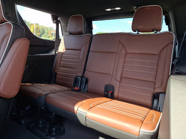 Used 2024 GMC Yukon Denali Ultimate AWD/4WD image 20