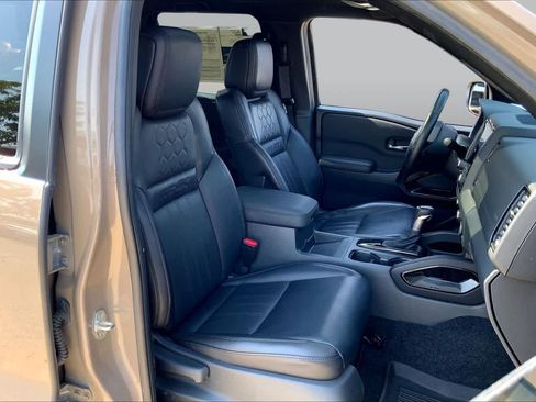Used 2022 Nissan Frontier PRO-4X w/ Pro-4X Premium Package AWD/4WD image 9