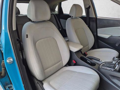 Used 2023 Hyundai Kona SEL AWD/4WD image 20