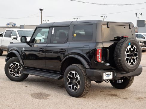 New 2026 Ford Bronco Outer Banks image 4