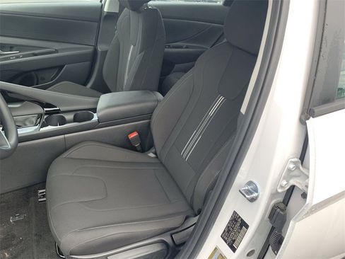 New 2025 Hyundai Elantra Blue image 3