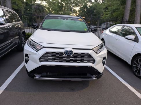 Used 2019 Toyota RAV4 XSE image 2