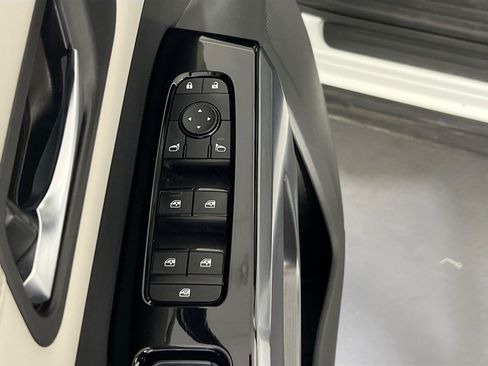 Used 2023 Nissan Pathfinder SL w/ SL Premium Package image 18