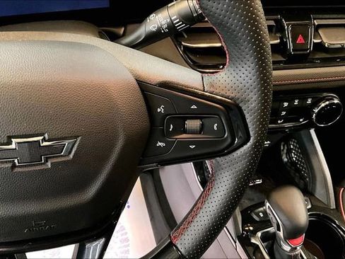 Used 2025 Chevrolet TrailBlazer RS w/ Convenience Package image 12