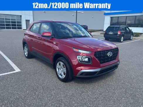 Used 2020 Hyundai Venue SE image 2
