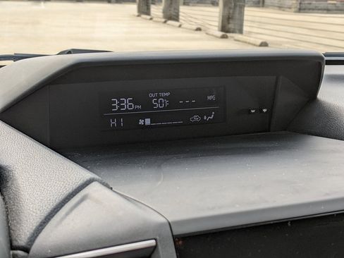 Used 2021 Subaru Crosstrek 2.0i image 17