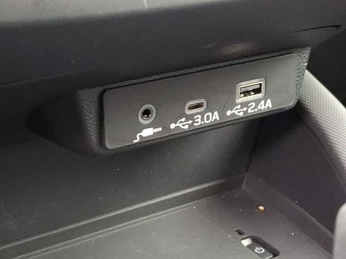 Used 2025 Subaru Forester Sport image 26