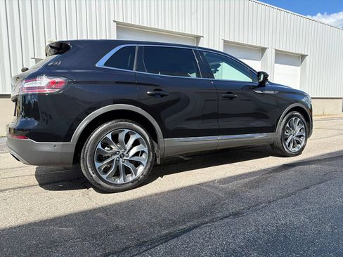 Used 2022 Lincoln Nautilus Reserve w/ Equipment Group 201A FWD image 7