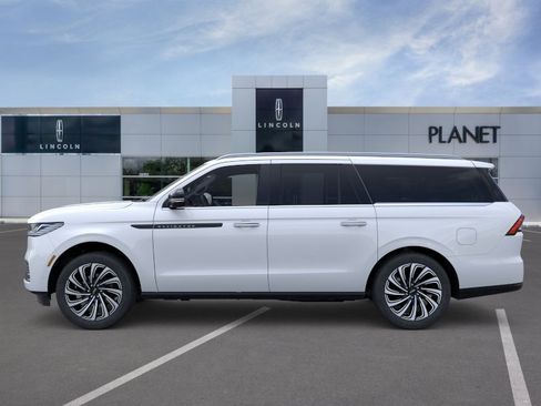 New 2026 Lincoln Navigator L Black Label AWD/4WD image 3