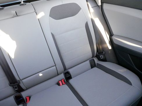 Certified 2022 Volkswagen Taos SE image 14