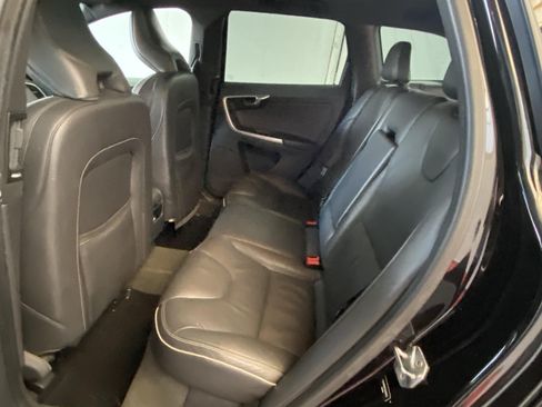 Used 2016 Volvo XC60 T6 R-Design w/ Proximity Package AWD/4WD image 18