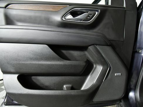 Used 2024 Chevrolet Suburban High Country image 21