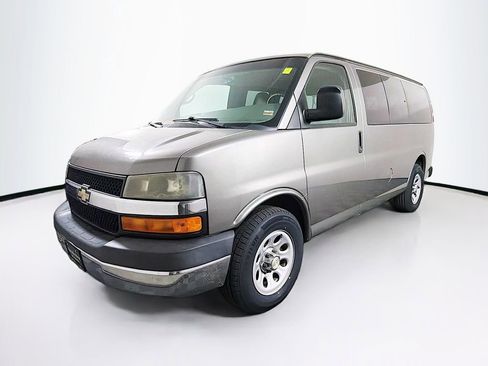 Used 2011 Chevrolet Express 1500 LT w/ LT Preferred Equipment Group image 3