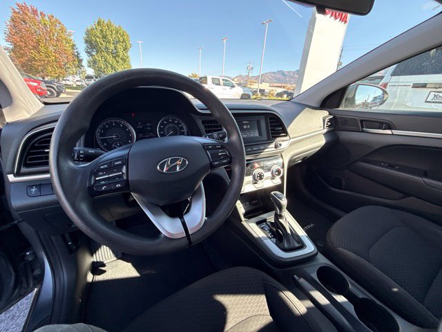 Used 2019 Hyundai Elantra SE w/ Cargo Package FWD image 18