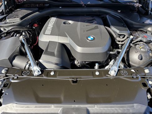 Certified 2026 BMW 530i w/ Premium Package RWD image 36
