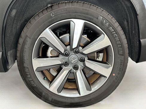 Used 2025 Honda Pilot Touring image 35