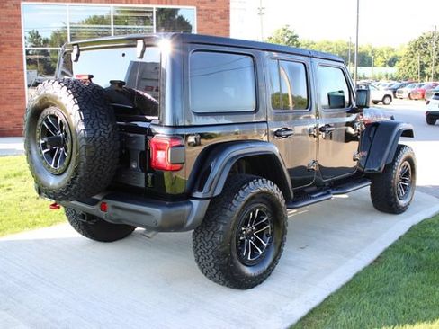 Used 2025 Jeep Wrangler Unlimited Rubicon AWD/4WD image 36