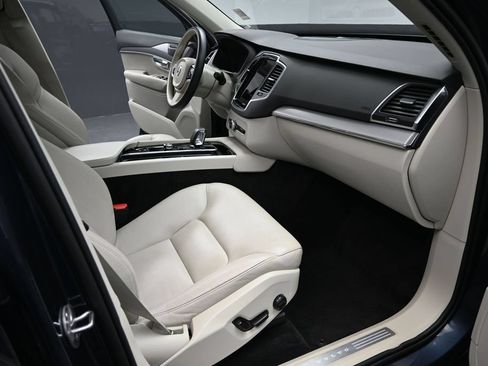Used 2023 Volvo XC90 B5 Core w/ Protection Package Premier AWD/4WD image 22
