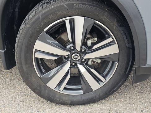 Used 2021 Nissan Rogue SL AWD/4WD image 17