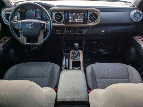 Used 2017 Toyota Tacoma TRD Sport w/ Tow Package (A/T) AWD/4WD image 17