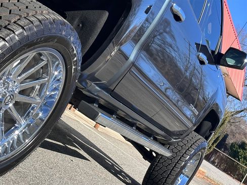 Used 2018 Chevrolet Silverado 1500 LT w/ All Star Edition image 34