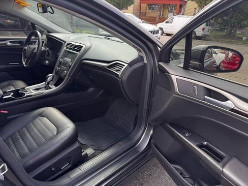 Used 2017 Ford Fusion Titanium AWD/4WD image 29