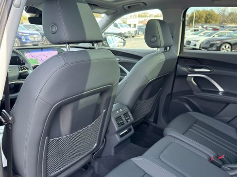 Certified 2025 Audi Q5 Premium w/ Convenience Package image 25