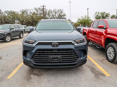 Used 2025 Toyota Grand Highlander FWD image 4