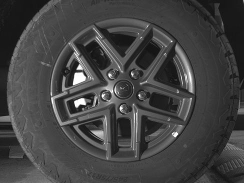 Used 2025 Jeep Wrangler Unlimited Sport AWD/4WD image 13